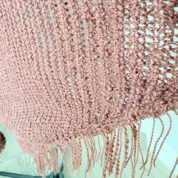 Perfect Fall Accent Sweater with Fringe- kind of like a faded pomegranate color - Picture 5 of 8